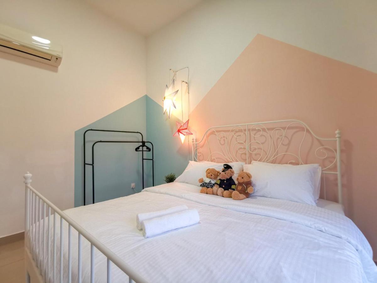 Manhattan Teddy Bear By Nest At Austin Heights Apartment
